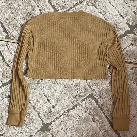 Ribbed, Cropped Crewneck Long Sleeve - Picture 2 of 2